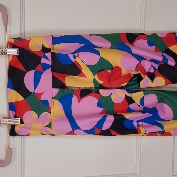 BEACH RIOT Piper Legging in Preppy Geo Floral - Picture 12 of 15